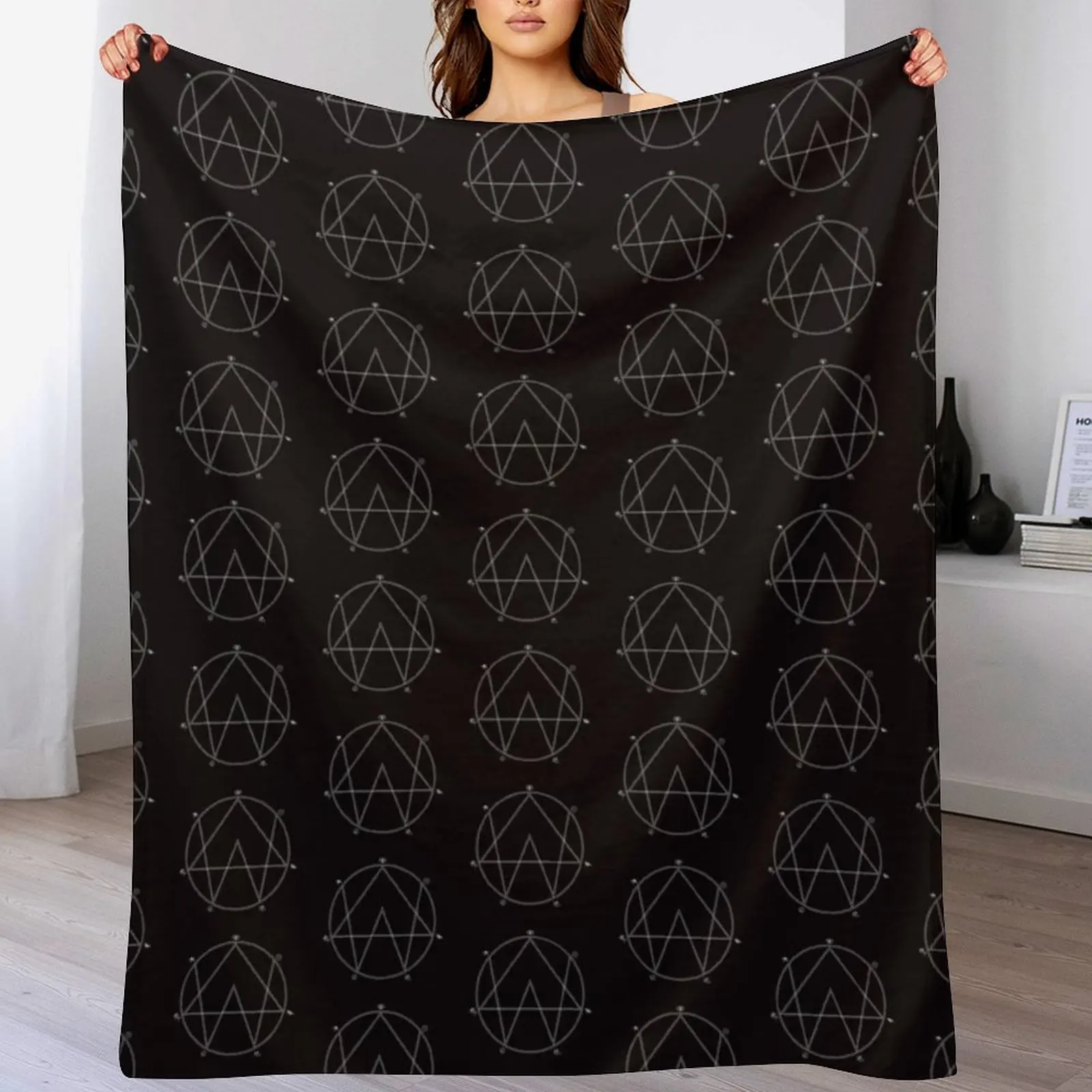Koc z logo Alison Wonderland,  – Home Office Logo recenzja i cena