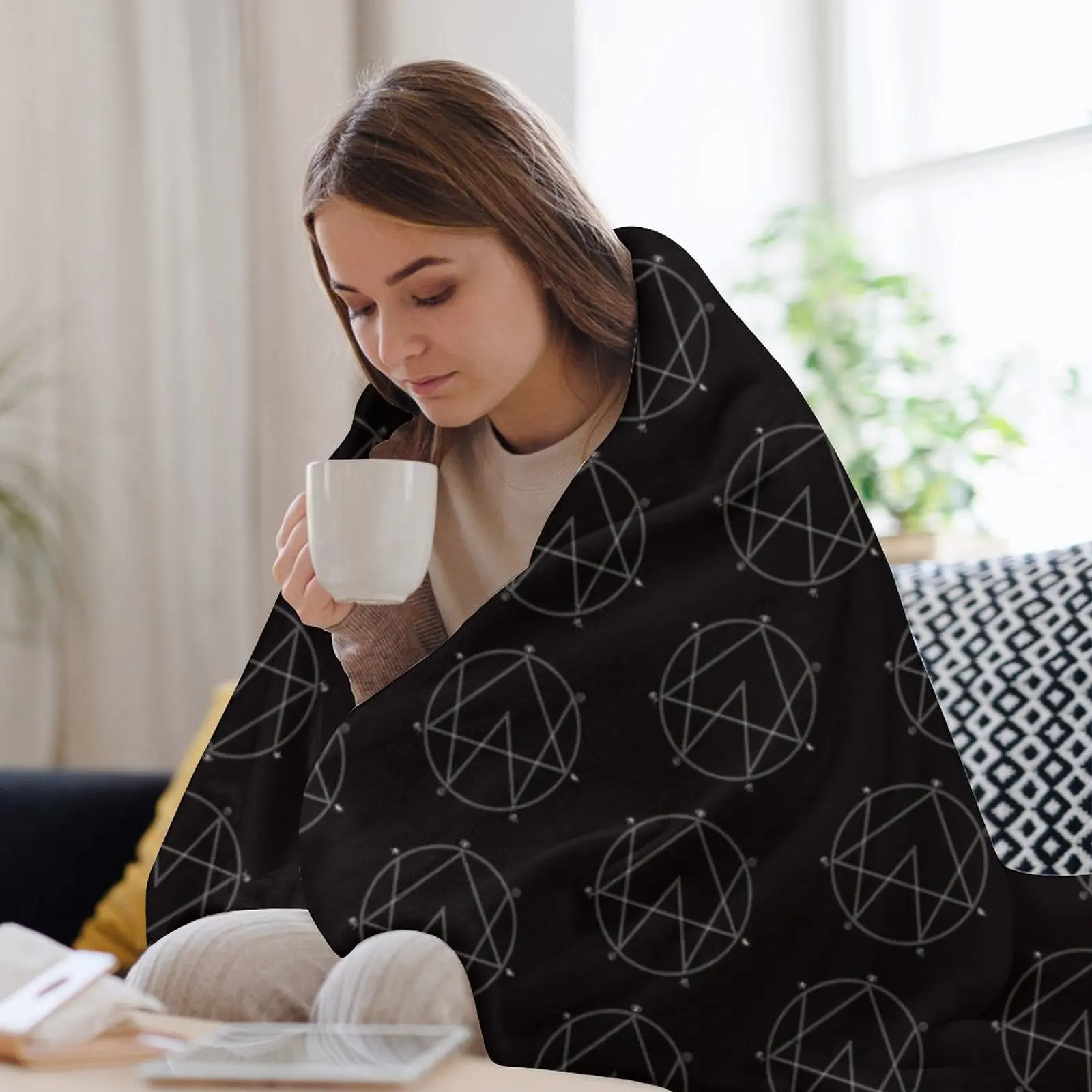 Koc z logo Alison Wonderland,  – Home Office Logo recenzja i cena